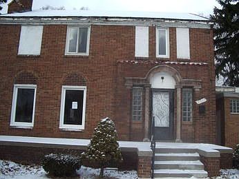 1st image of 2389 E Outer Dr