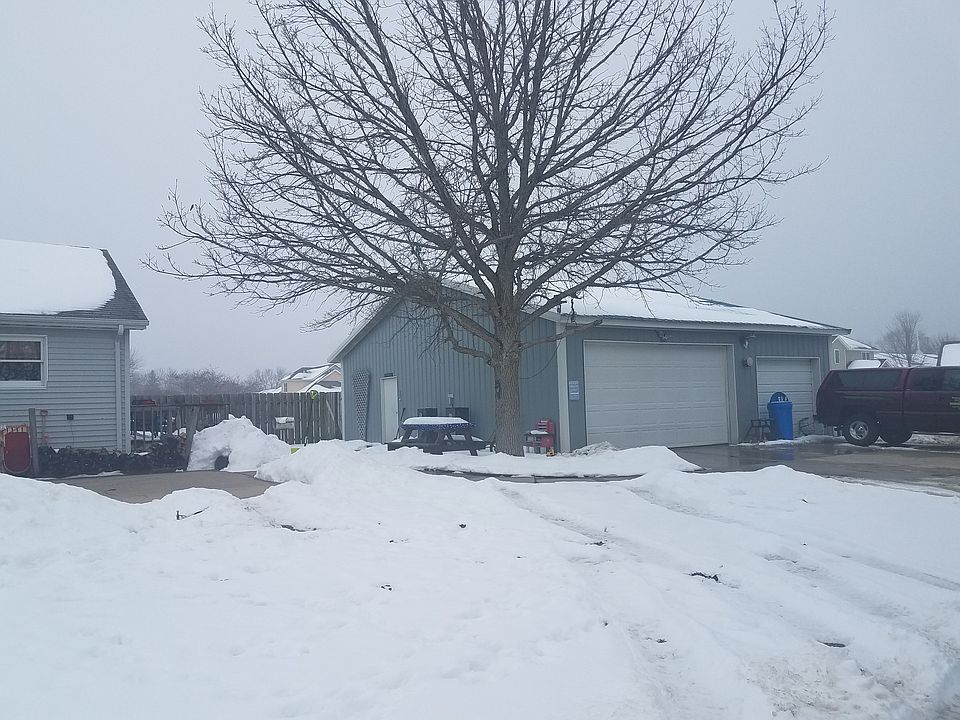 2nd image of 404 W Iowa St