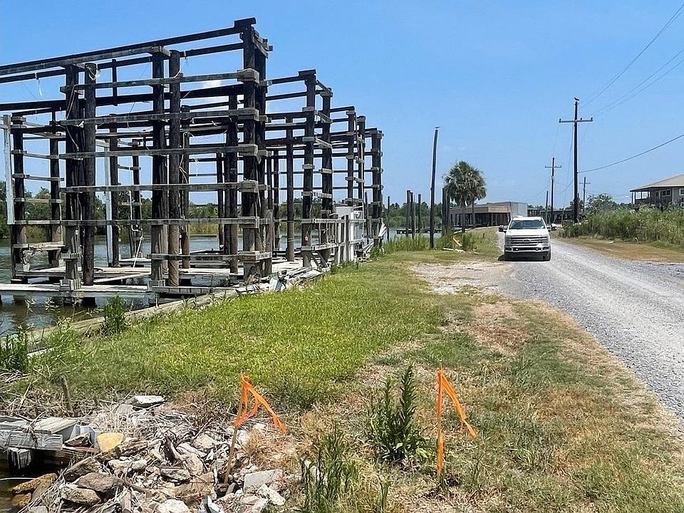 2nd image of 3410 Bayou Dularge Rd