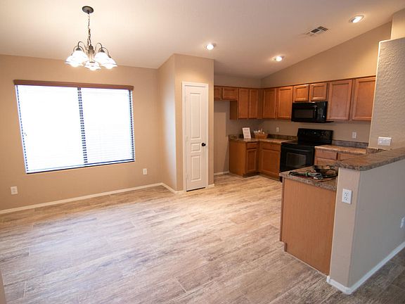 3rd image of 3728 W Yellow Peak Dr