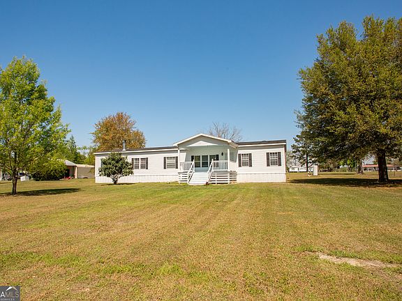 2nd image of 2734 Woodridge Rd