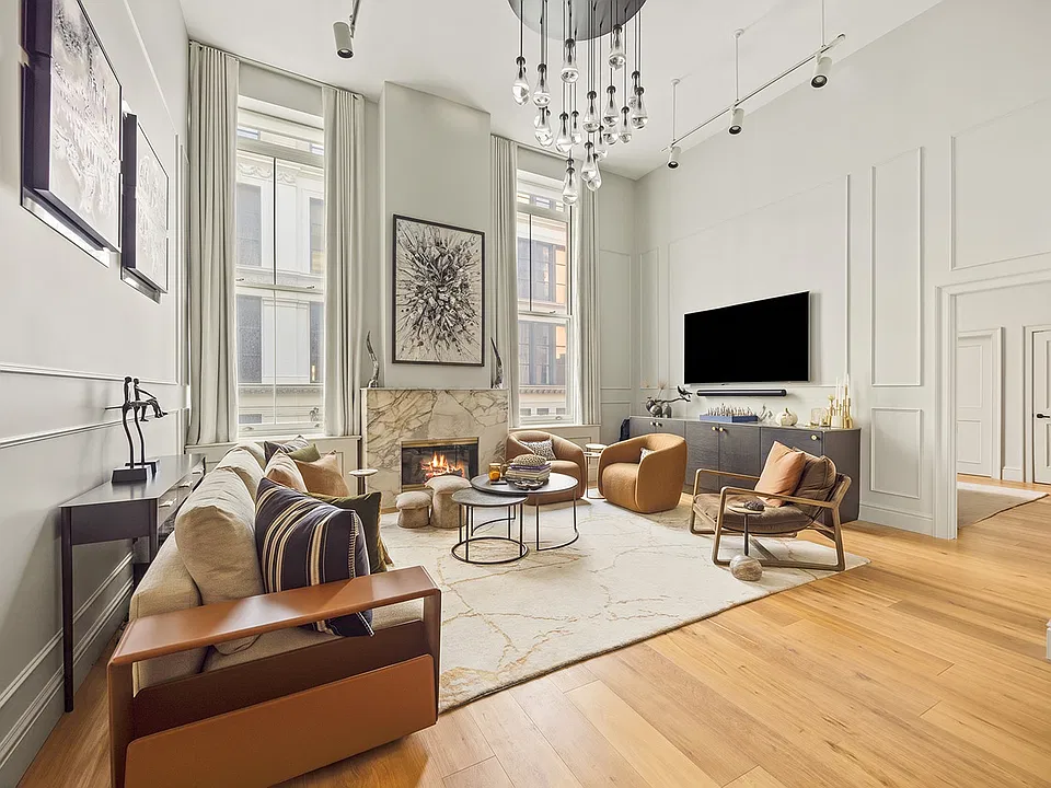 121 W 20th St #2A
