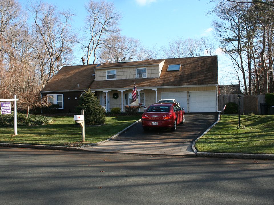 1st image of 25 Lakeside Dr