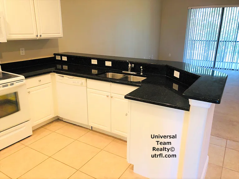 13661 Julias Way #1323 — Photo 4