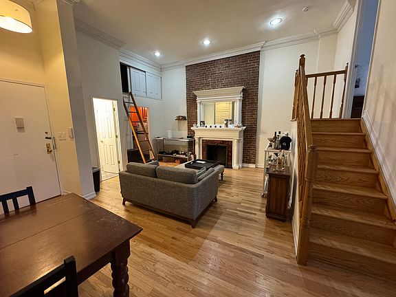 3rd image of 106 W 76th St APT 1B