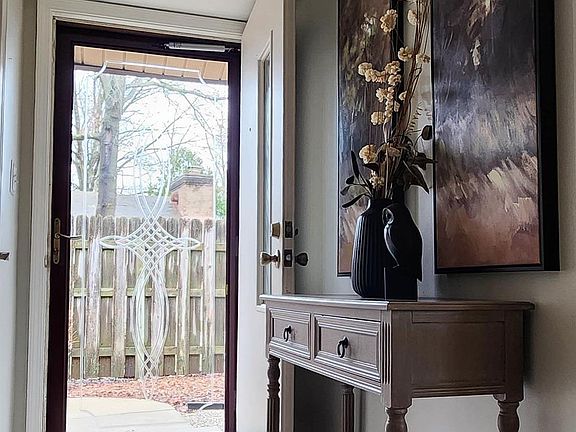 4th image of 5078 Stellhorn Rd