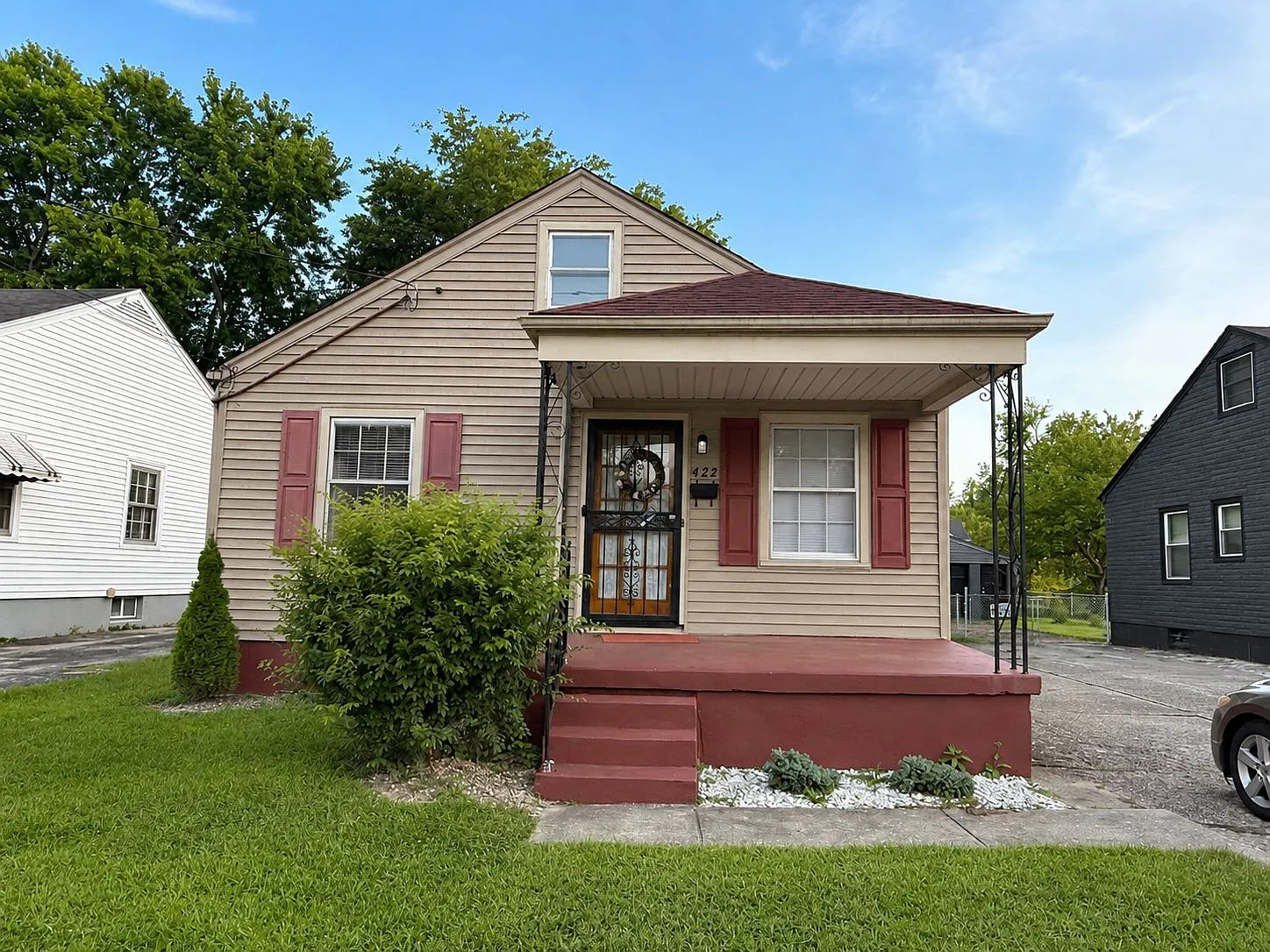 3 bed, 1405 sqft, $1,750 — Photo 1