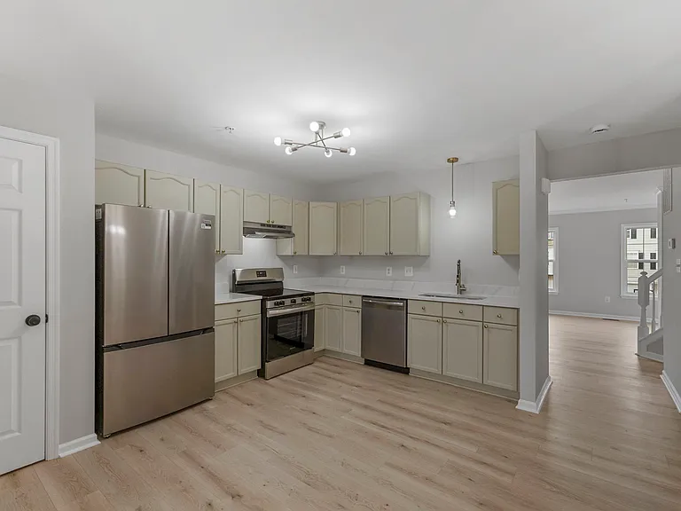 946 Monet Dr — Photo 18