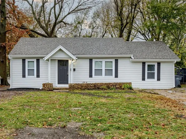 303 S Church St, Olathe, KS 66061