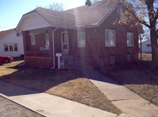 104 S Tebo St, Windsor, MO 65360