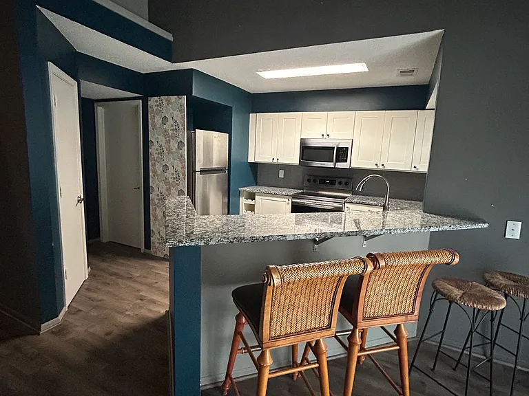 12204 Charlotte St — Photo 12