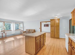 79 Cove Rd, Lunenburg, MA 01462