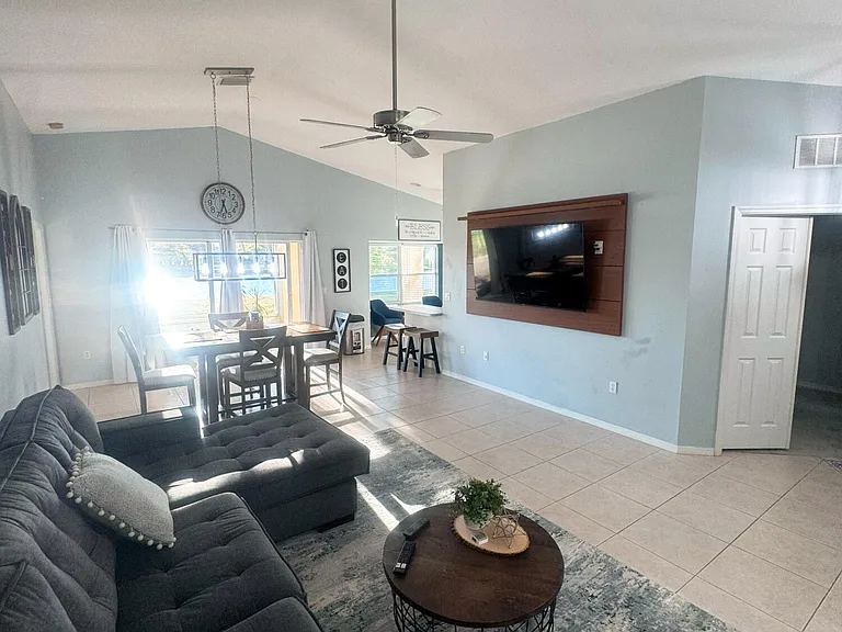 532 SW Indian Key Dr — Photo 8
