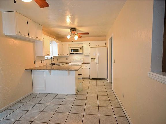 5th image of 625 Crown Dr
