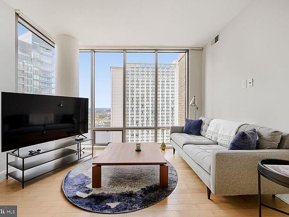 5th image of 675 President St Unit 2202
