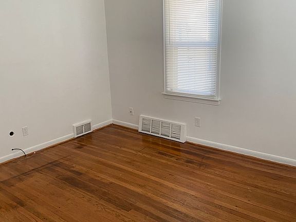 5th image of 4544 Edmund St