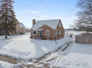 914 Jefferson St, Algoma, WI 54201