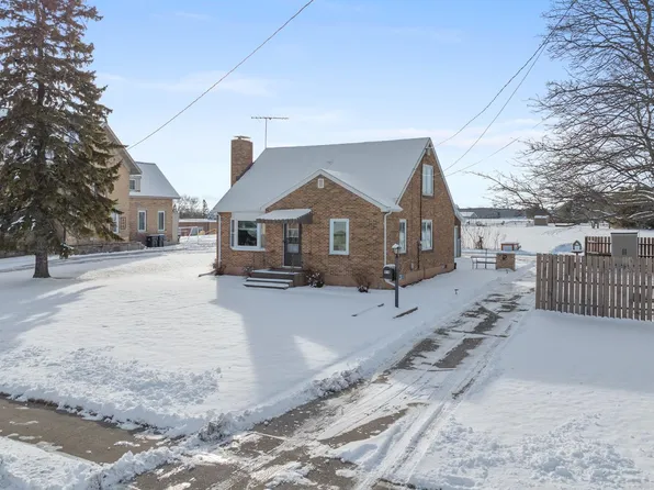914 Jefferson St, Algoma, WI 54201