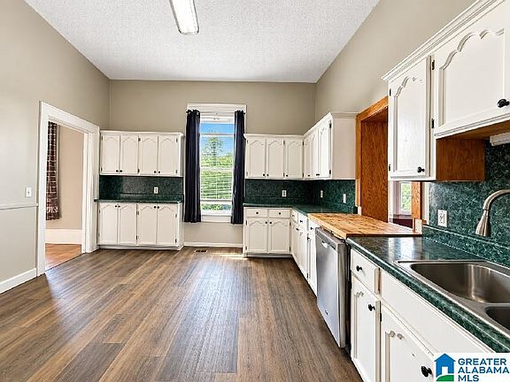 5th image of 2030 Clarendon Ave