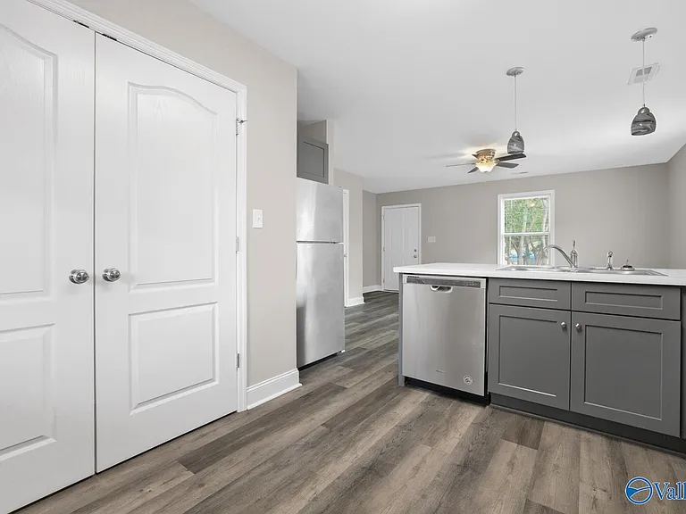 218 Ward Ave NE — Photo 11