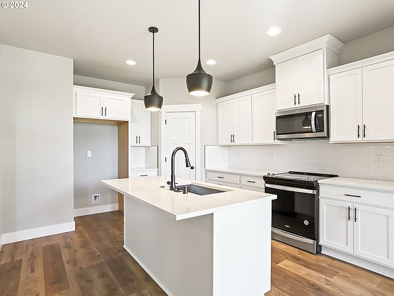 4th image of 2218 E Badger Way