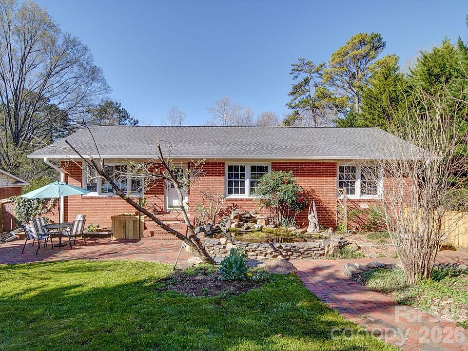 1st image of 2036 Edgewater Dr