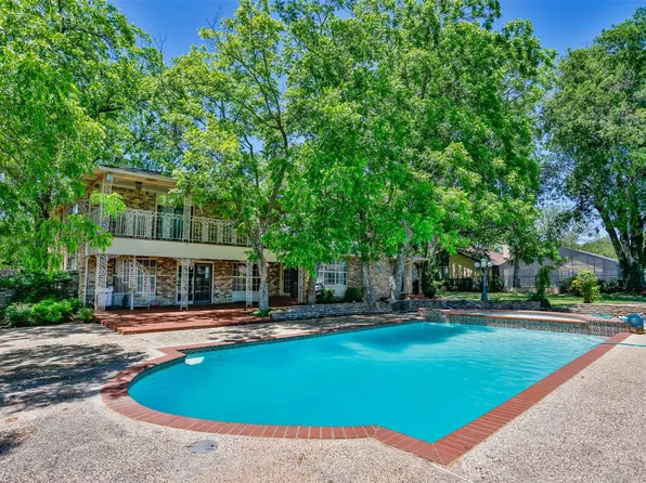 1010 Aspen Rd, Gainesville, TX 76240