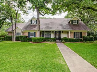 817 Pin Oak Ln, Arlington, TX 76012