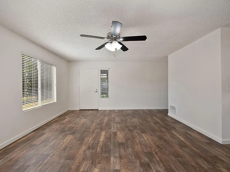 Elan Tamarack Shores — Photo 23
