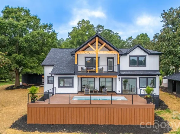 216 Lake Pines Ln, Lexington, NC 27292