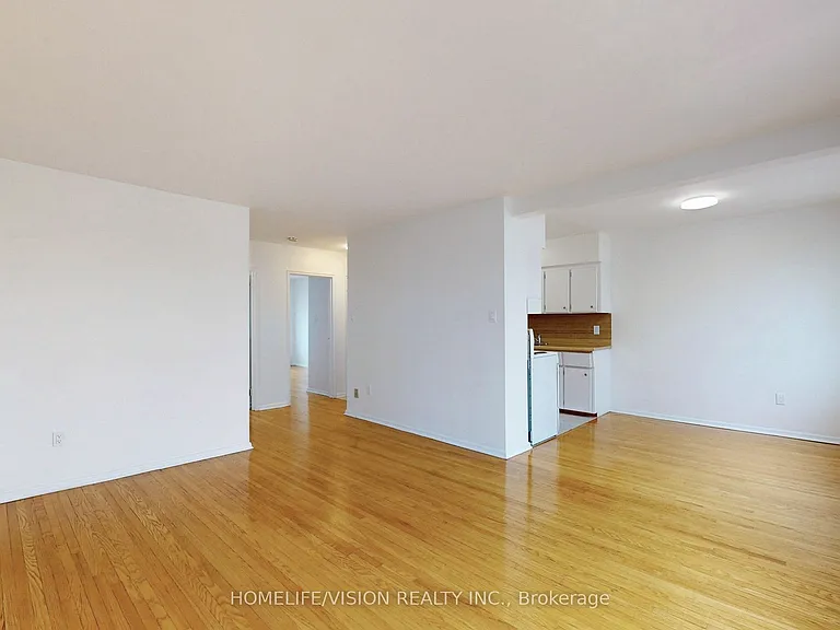 9901 Yonge St #4 — Photo 13