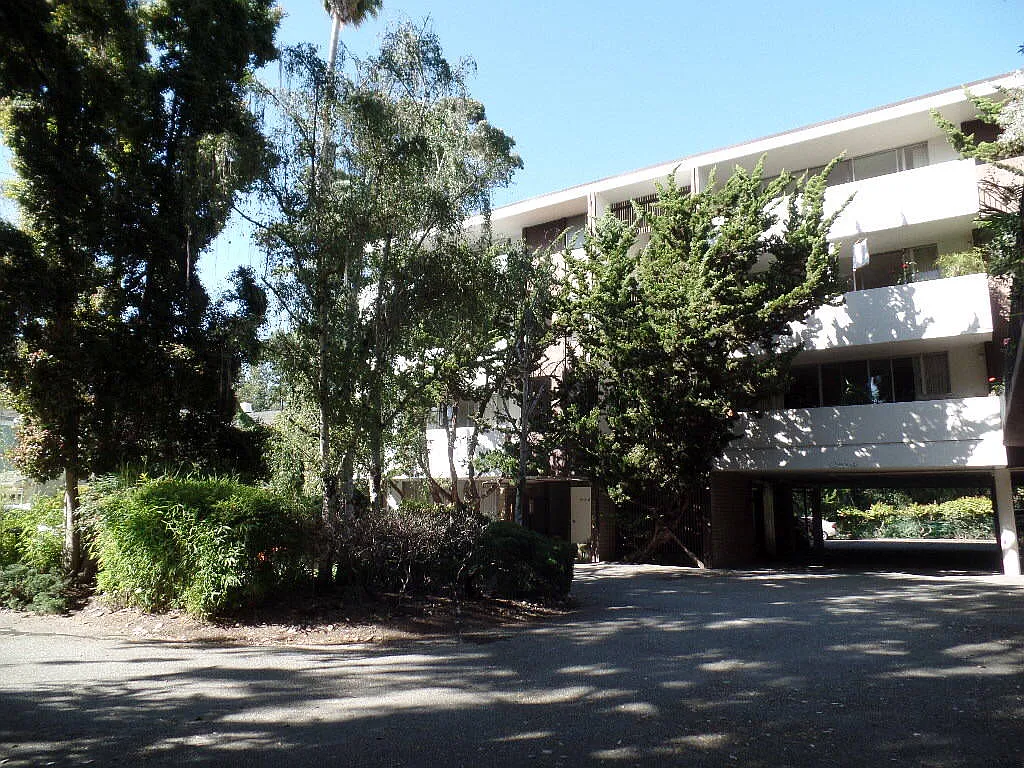 1 bed, 650 sqft, $2,200 — Photo 2