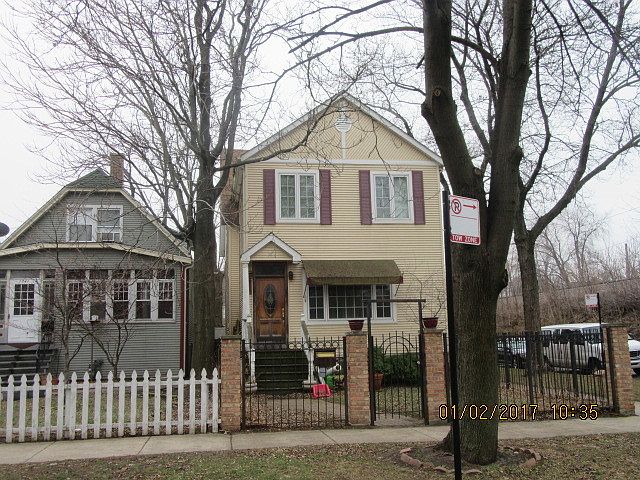 1st image of 1743 W Farwell Ave