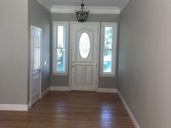 Entry way and closet