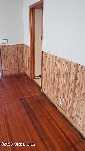 4th image of 49 W Van Vechten Street