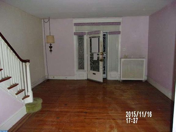 5th image of 447 E Washington Ln