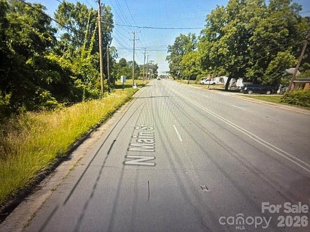 2nd image of 512 N Main St