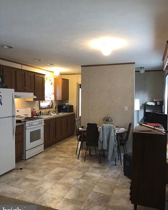 2nd image of 115 Sunrise Dr
