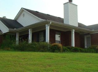 727 Overlook Dr, Winder, GA 30680