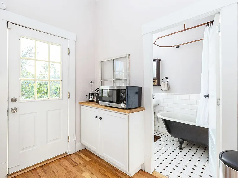 1325 W Woodland Ave — Photo 4
