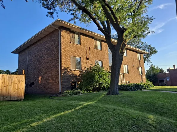 1445 W 16th St APT 3, Davenport, IA 52804