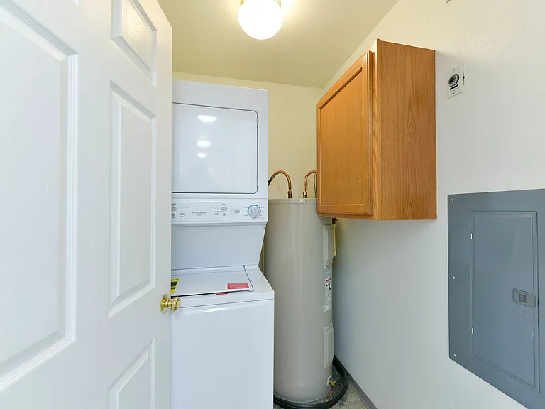 240 E Baker St — Photo 16