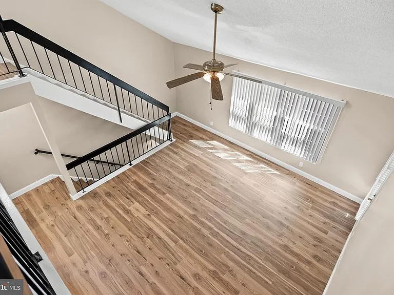 704B Harwood Ct #B — Photo 5