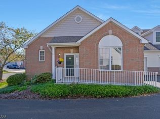 8 Joseph Dr, Flemington, NJ 08822