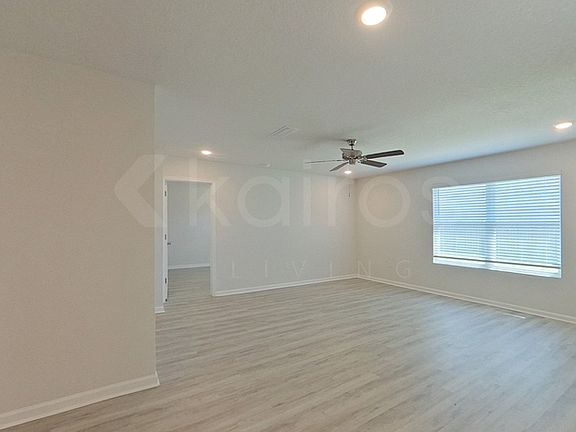 3rd image of 220 Monarch Ln
