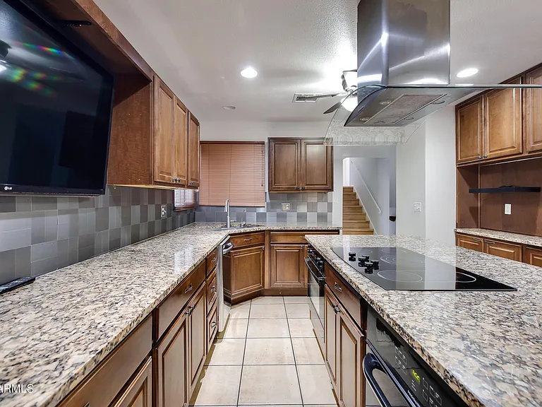 1627 E Fremont Dr — Photo 15