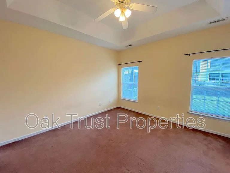 119 Speer St — Photo 9