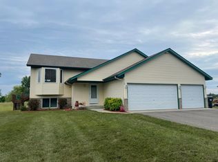 10105 302nd Ave NW, Princeton, MN 55371