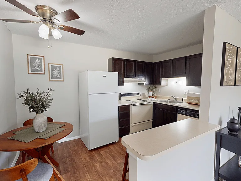 Greenmar Apartments — Photo 12