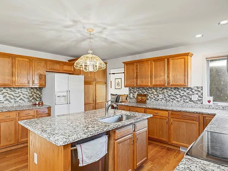 4885 Homestead Dr — Photo 9